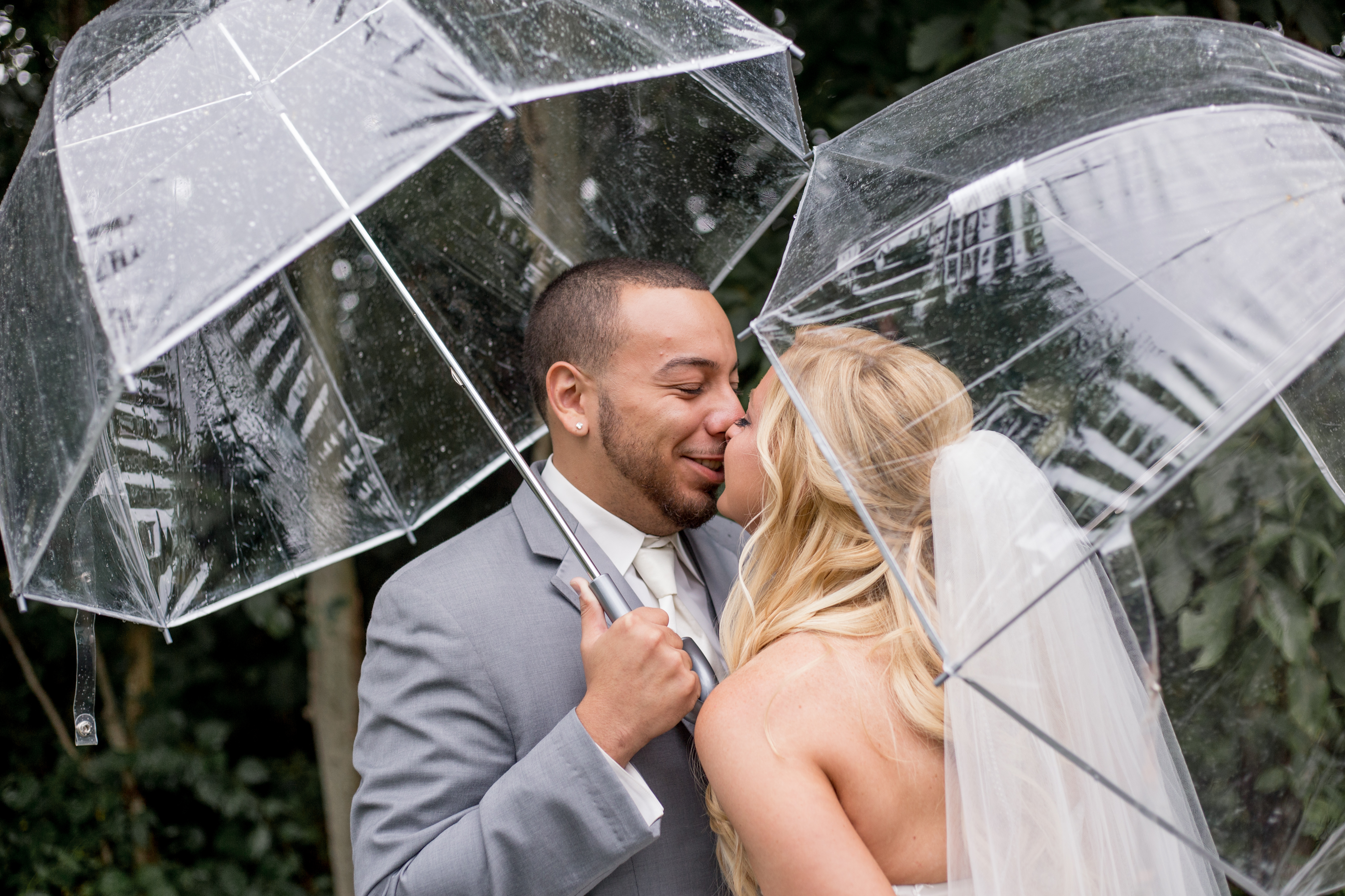 Your Rainy Wedding Day Guide