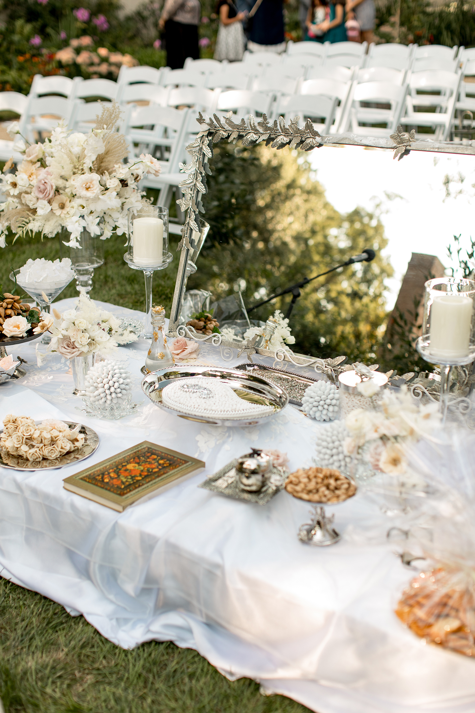 neutral Persian wedding sofreh